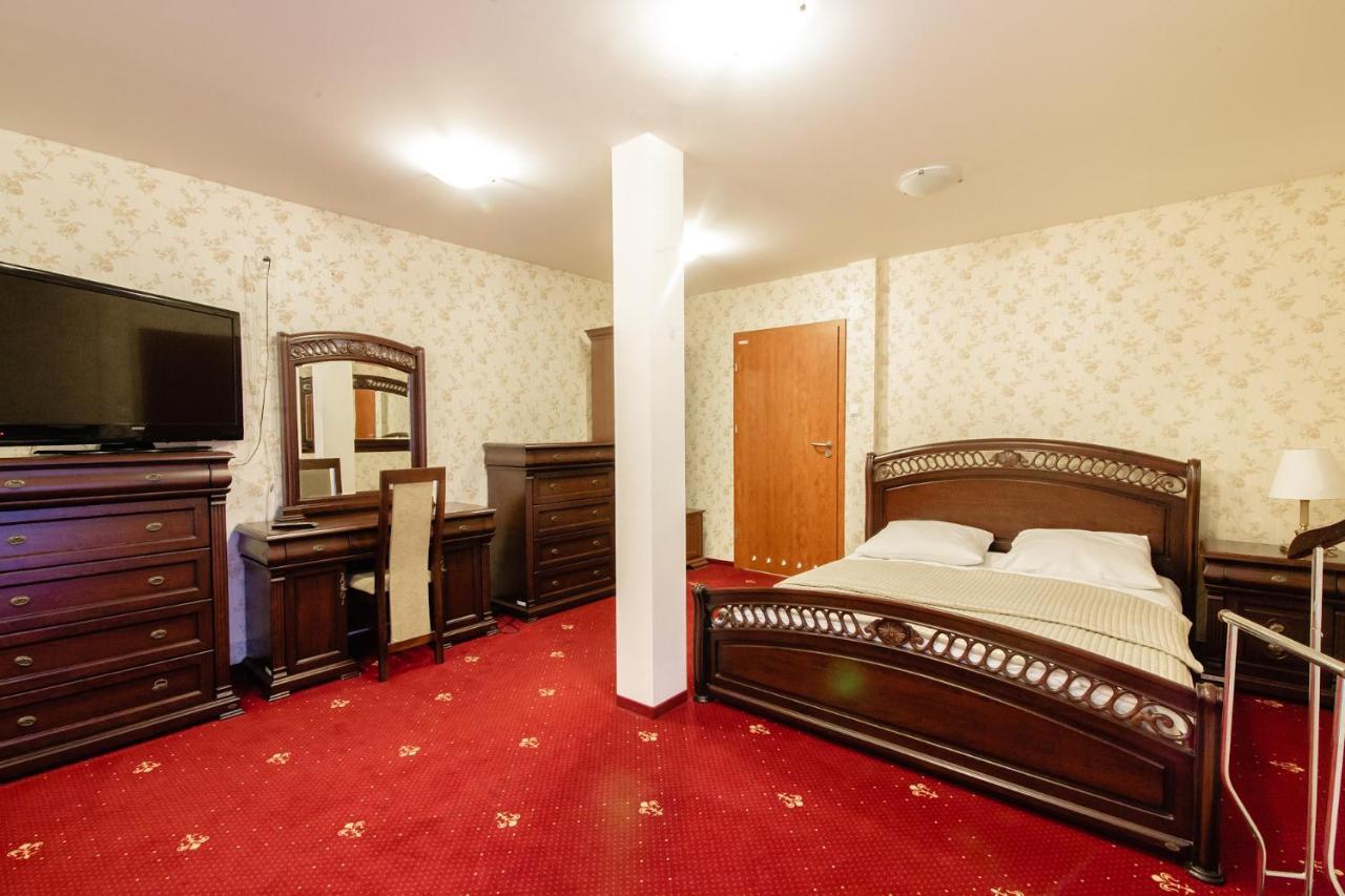Orion Hotel Parczew Exterior foto